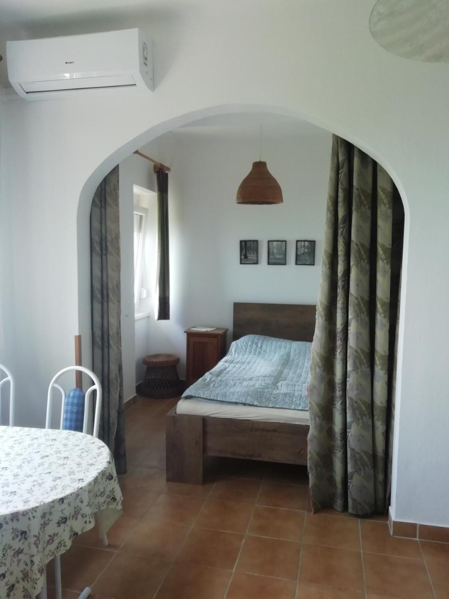 Csizmazia Apartman Тихань Номер фото